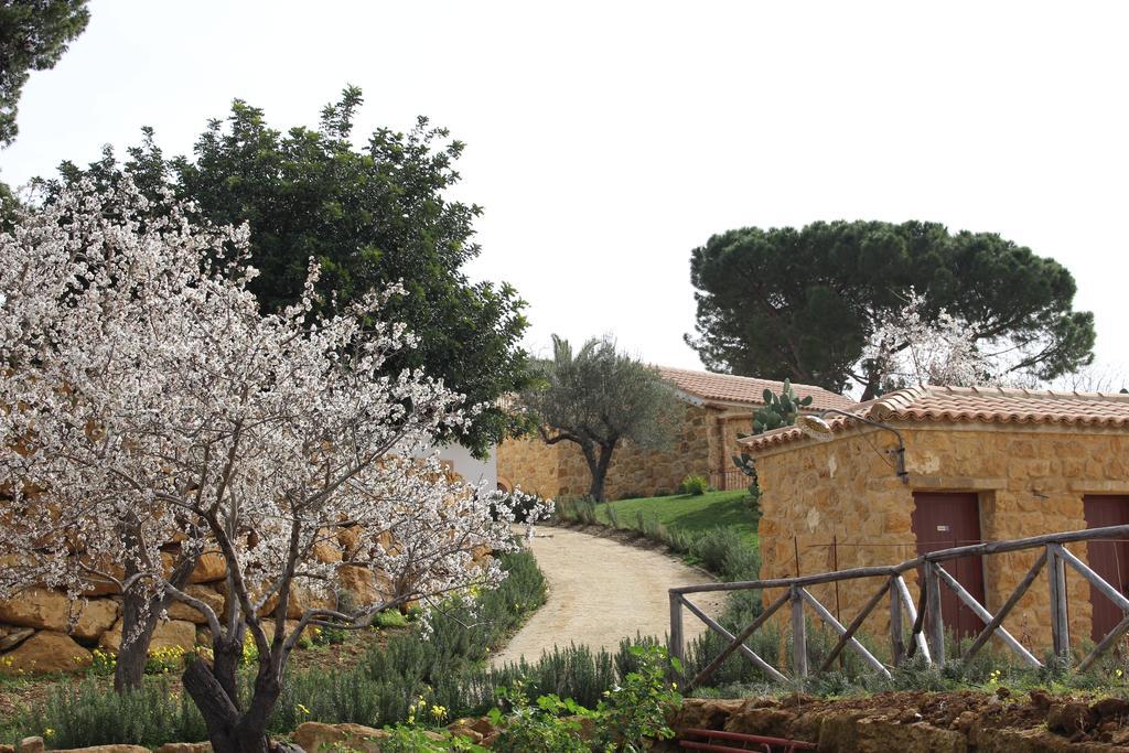 Vila Agriturismo Feudo Muxarello Aragona Exteriér fotografie