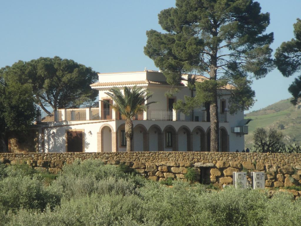 Vila Agriturismo Feudo Muxarello Aragona Exteriér fotografie